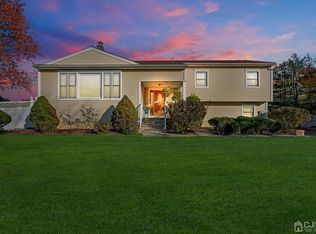 9 Hershey Rd, East Brunswick, NJ 08816