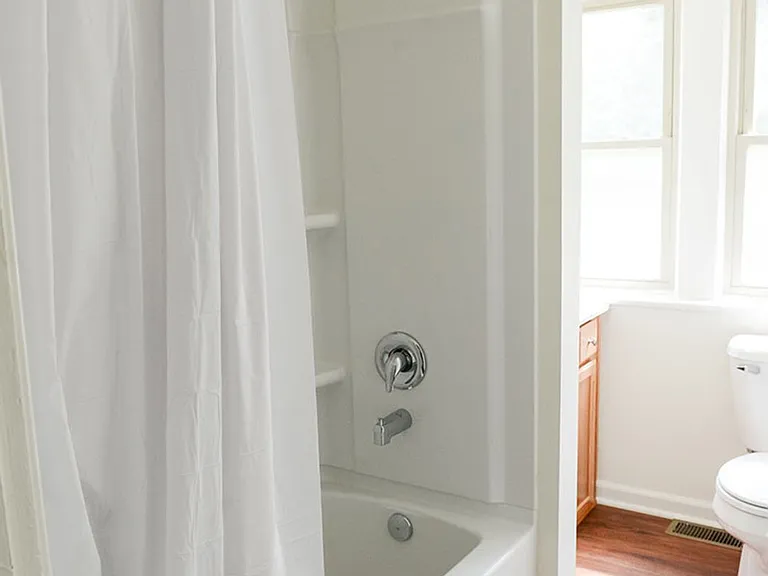 2296 Summit St — Photo 11