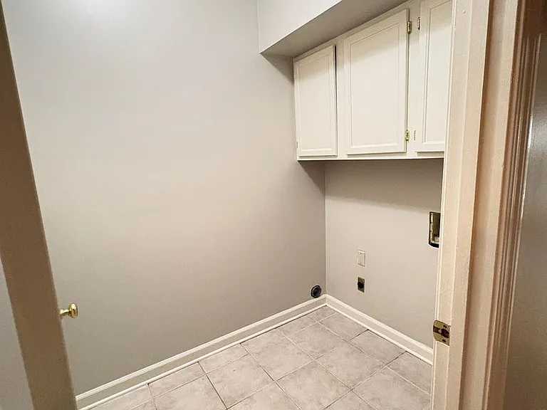 1703 Bryn Mawr Cv — Photo 15
