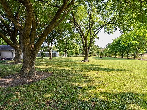 Beautiful mature trees offer shade and offer such a beautiful landscape!