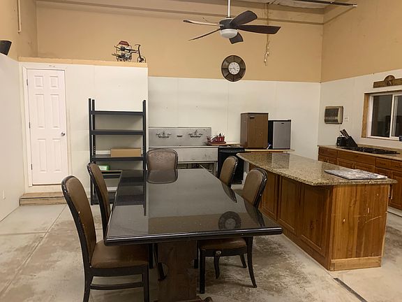2nd image of 180 S Littlefield Ln