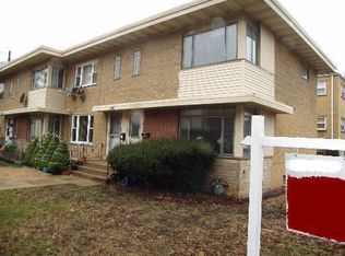 8950 Skokie Blvd, Skokie, IL 60077