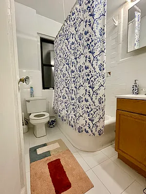 Rented by B Gans Management | media 13