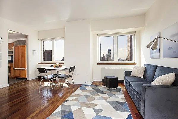 Sold by Verus Real Estate | media 3