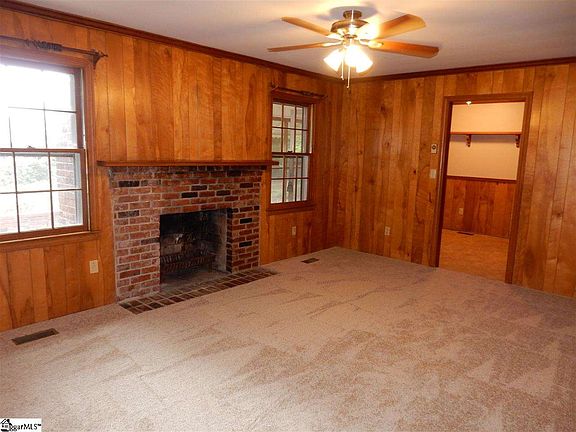 4th image of 16 Lake Fairfield Dr