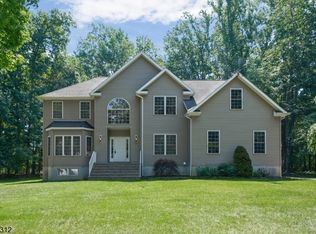 11 Eagles Nest Rd, Newton, NJ 07860