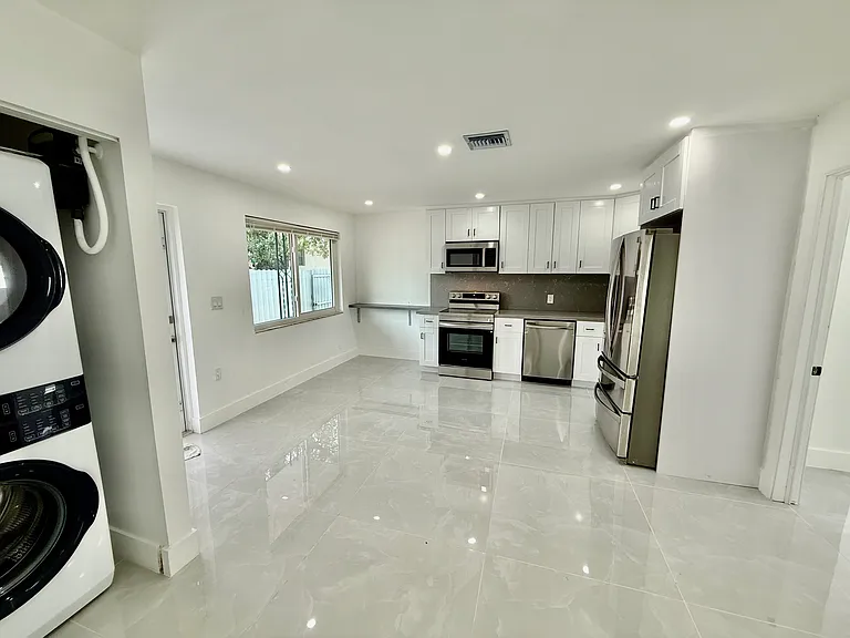 2885 NW 56th St — Photo 3