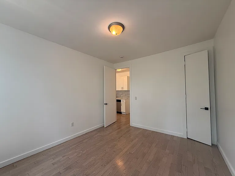 33 Kensington Ave #54E — Photo 7