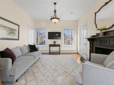 49 Grove St APT 6, Newton, MA, 02466