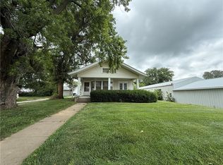 111 E Nodaway St, Oregon, MO 64473