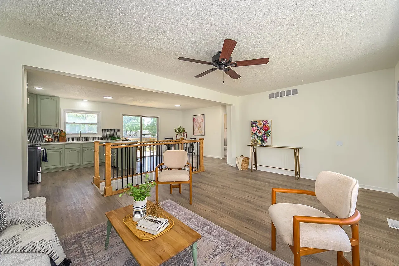 4 bed, 2095 sqft, $2,250 — Photo 2