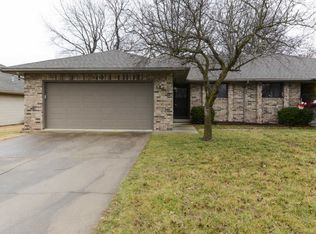 3450 S Parkmont Ct, Springfield, MO 65807