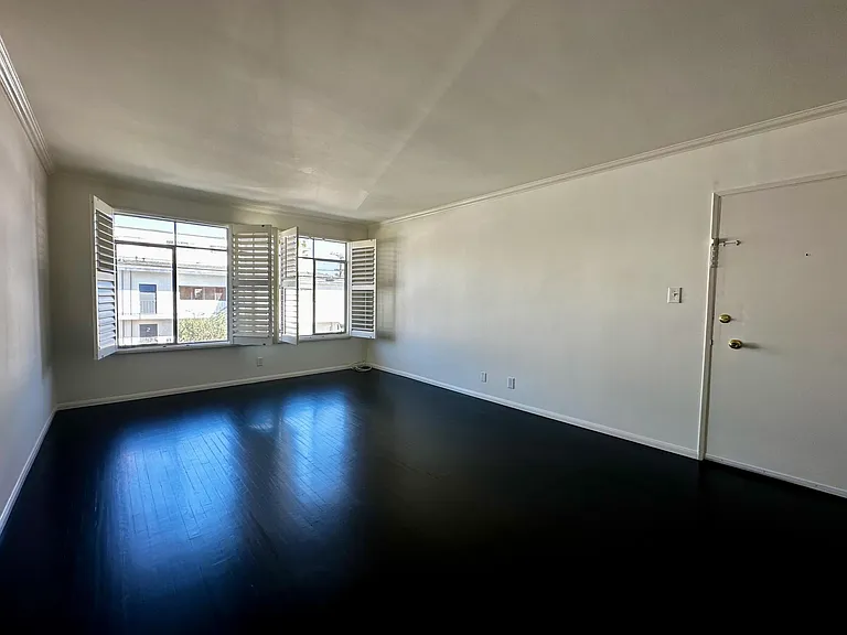 8674 Chalmers Dr #3 — Photo 2