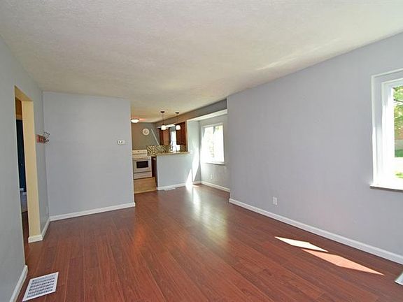 4th image of 1282 Brushwood Ave