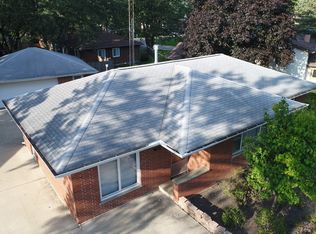 2418 Sunset Ln, Lindenhurst, IL 60046