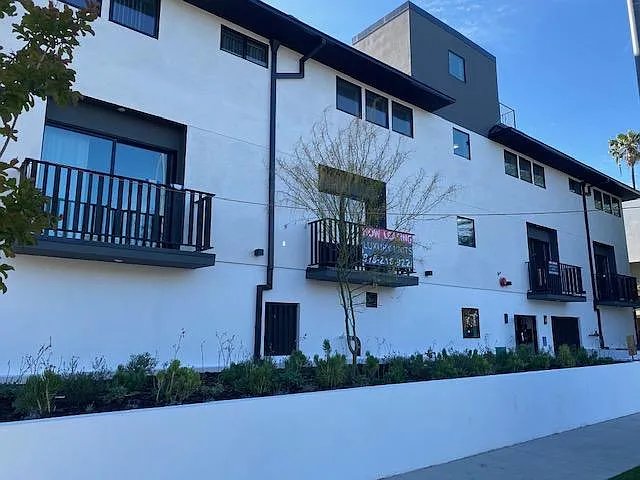 4930 Laurel Canyon Blvd #201 — Photo 14