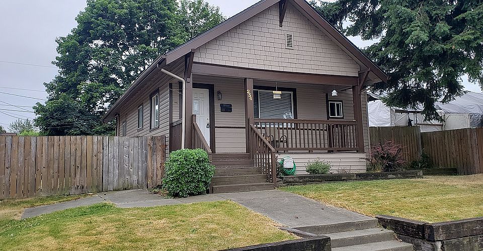 2nd image of 234 12th St SE