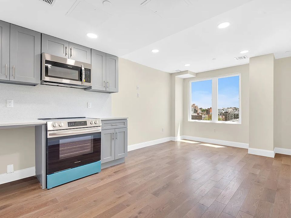 1st image of 29-10 21st St #803