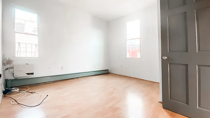 Rented by Nooklyn NYC LLC | media 13