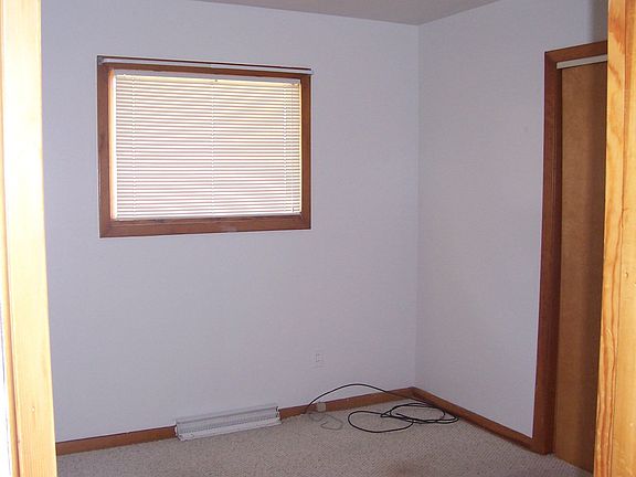 4th image of 56 Roosevelt Dr