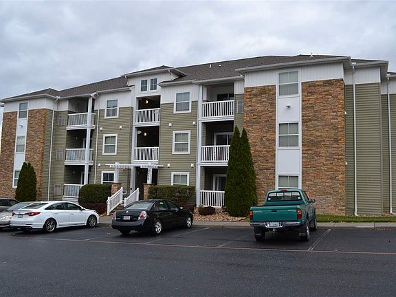 2nd image of 2455 Campus View Cir APT 201