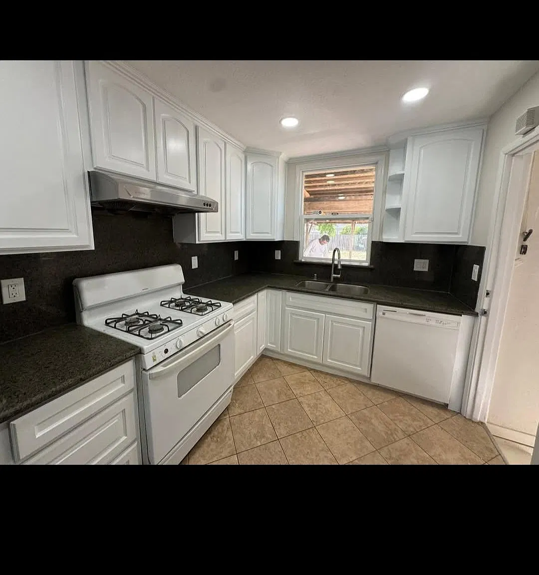 3 bed, 1450 sqft, $3,200 — Photo 3