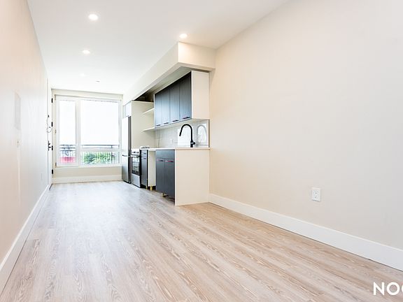 5th image of 379 Knickerbocker Ave #6