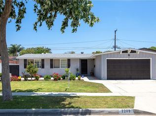 2209 N Forest Ave, Santa Ana, CA 92706