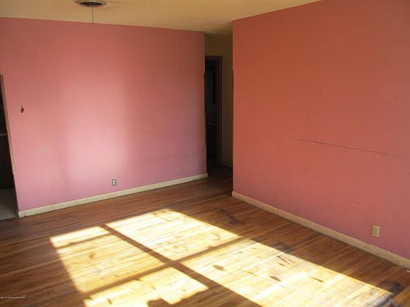 3rd image of 2124 N Christy St