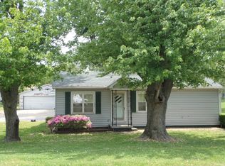 1950 Greenhill Rd, Eldorado, IL 62930