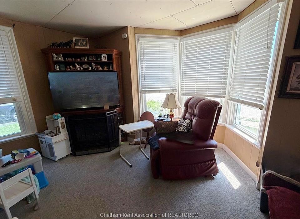 2nd image of 376 Brown St