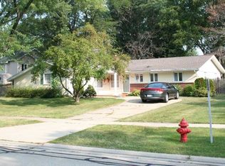 1836 Warwick Ln, Schaumburg, IL 60193