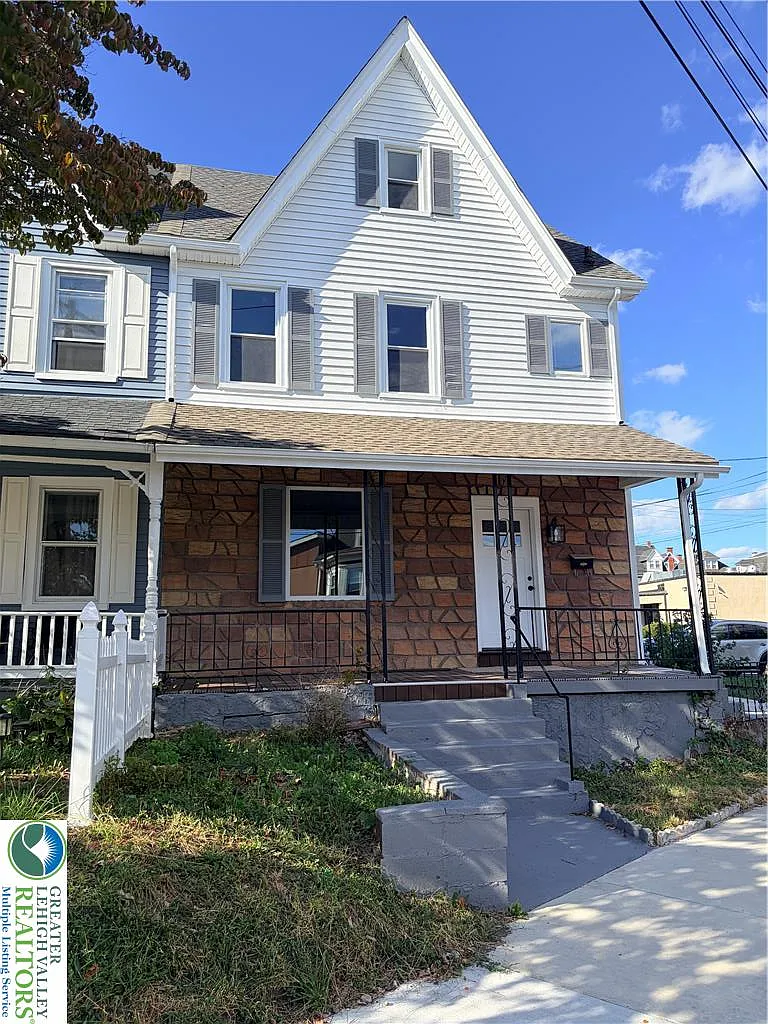 4 bed, 1.5 bath, 1837 sqft, $2,250 — Photo 1
