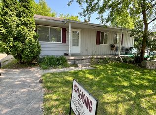 902 Vincent Ct, Lansing, MI 48910