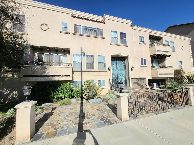 4466 Coldwater Canyon Ave #102 — Photo 2