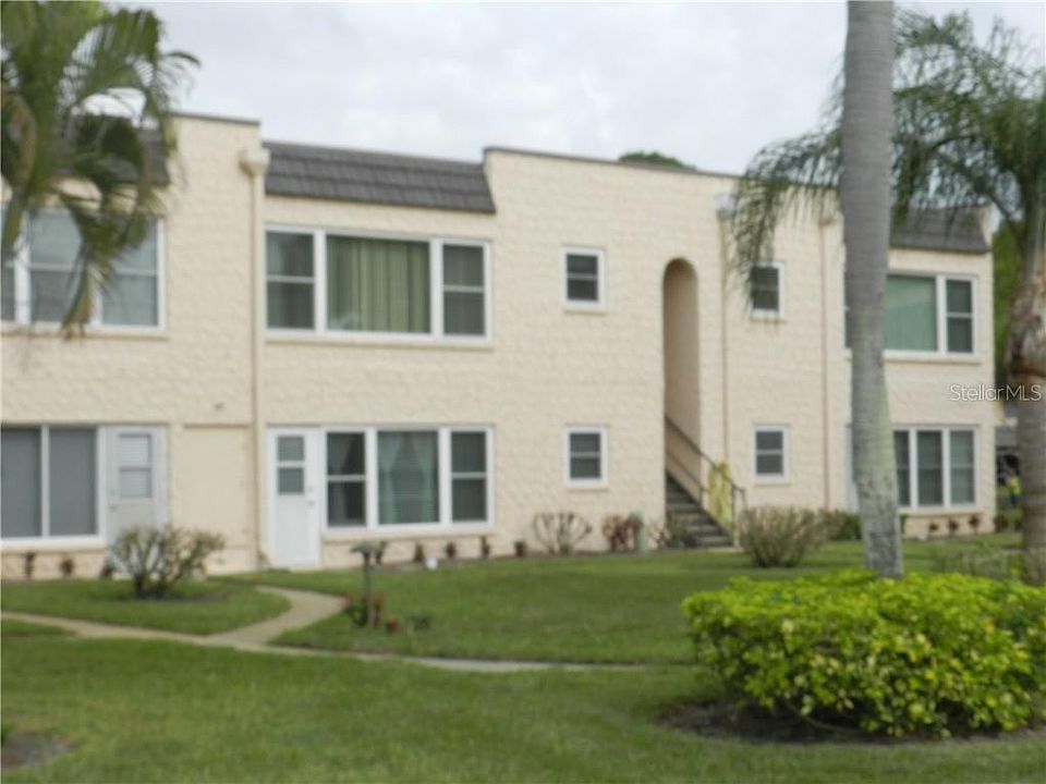1st image of 203 Elmwood Cir #203