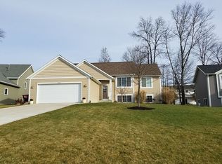 3714 Snip Dr, Holland, MI 49424
