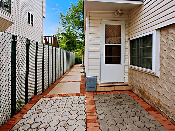 2nd image of 431 Patterson Ave #1