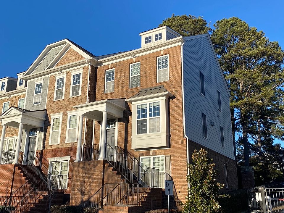 1st image of 2325 Limehurst Dr NE