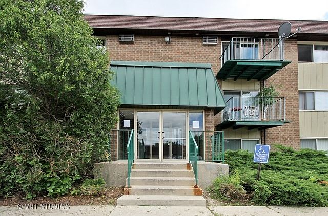 1st image of 275 Springhill Dr APT 203