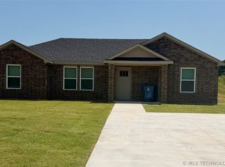 686 W 6th St, Atoka, OK 74525