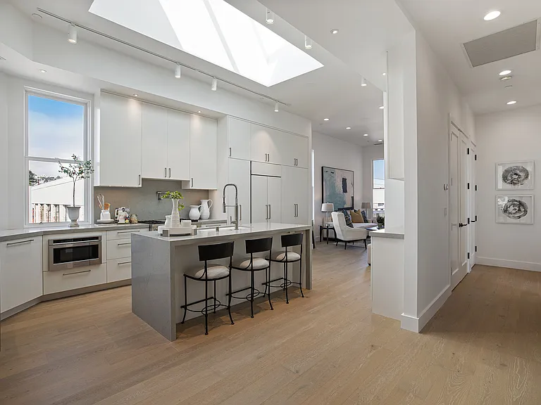 1502 Golden Gate Ave — Photo 1