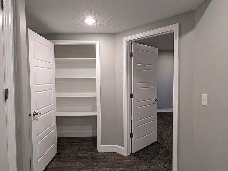 Hallway, closet, bedroom