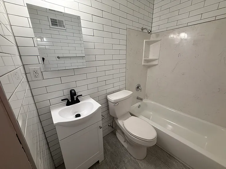 6599 Scanlan Ave #2E — Photo 6
