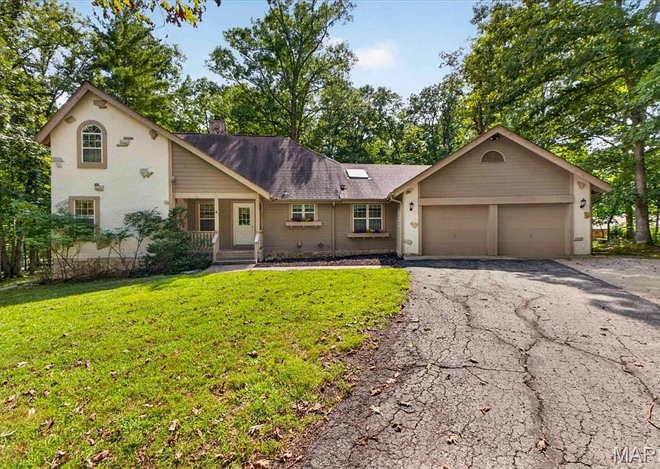 1st image of 535 Lorraine Lake Dr