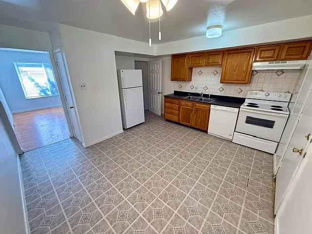 2 bed, 860 sqft, $1,095 — Photo 4