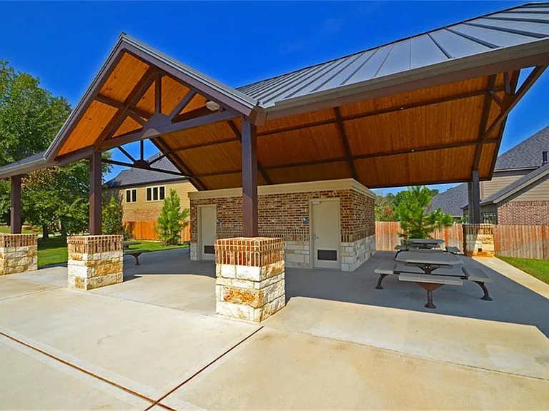 135 Deerfield Meadow Dr — Photo 40