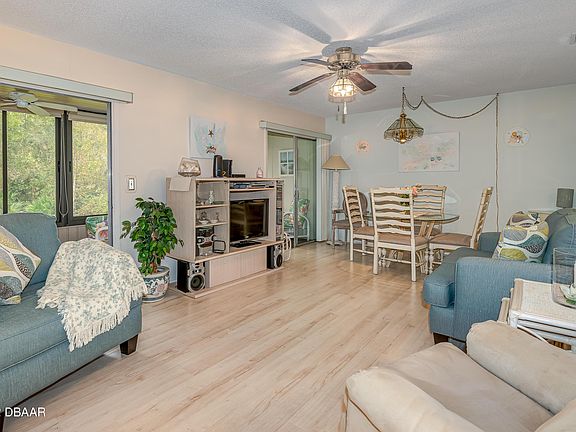 5th image of 150 Wax Myrtle Woods Ct APT 1D