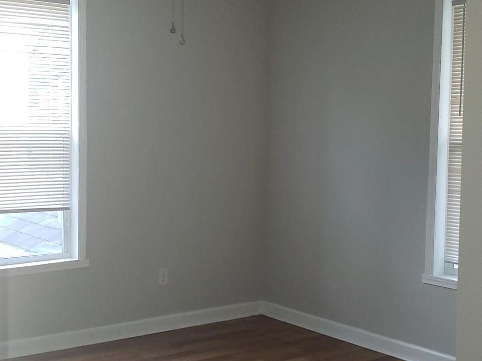 2nd image of 718 8th St NW