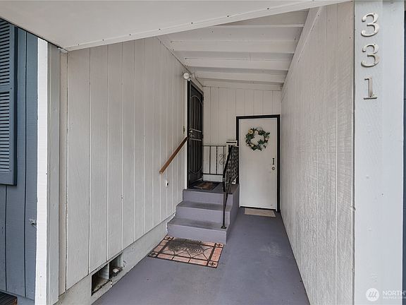 2nd image of 331 E Saint Andrews Dr